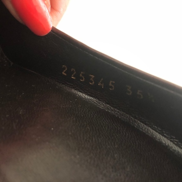 TRENDING GUCCI Leather Round-Toe Pumps - Picture 3 of 8